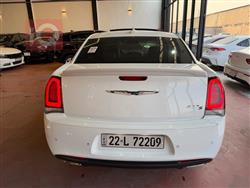 کرایسلەر 300